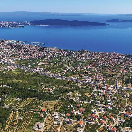 아파트 Stunning In Kastel Kambelovac With Wifi