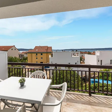 1 Bedroom In Kastel Kambelovac * Каштела